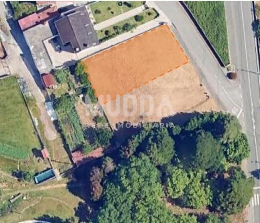 Terreno para Venda em Escapães Foto 1