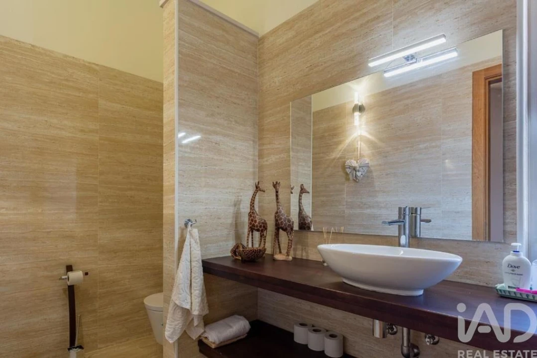 Moradia T5 para Venda em Bensafrim e Barão de São João Foto 20