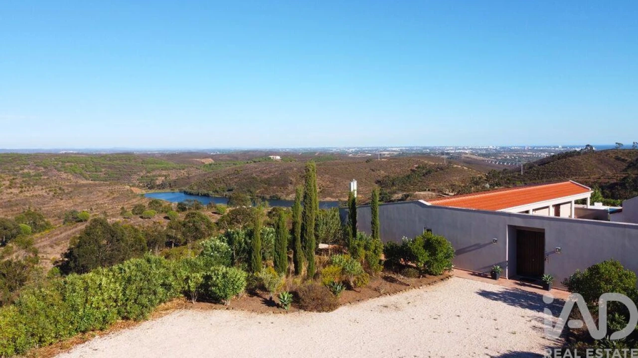 Moradia T5 para Venda em Bensafrim e Barão de São João Foto 4