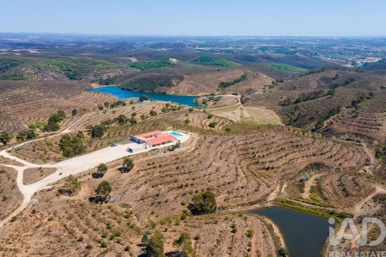 Moradia T5 para Venda em Bensafrim e Barão de São João Foto 3