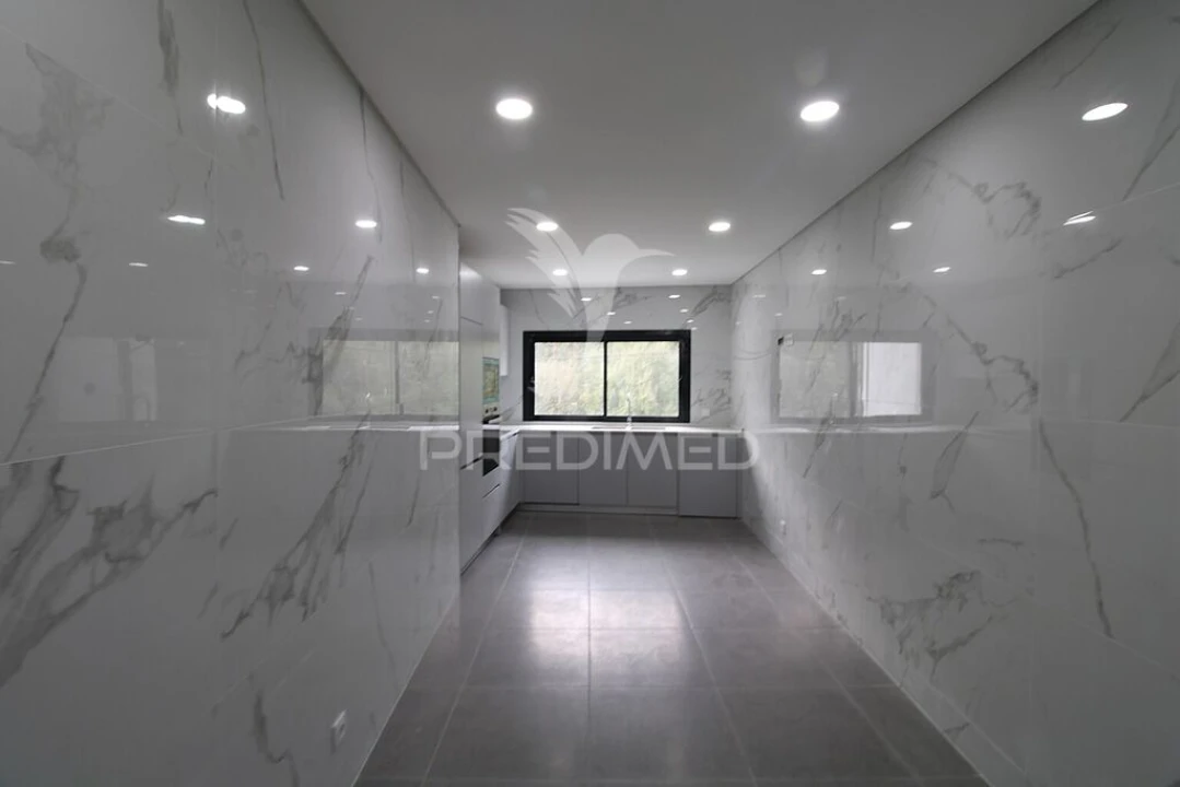 Moradia T3 para Venda em Alfena Foto 18