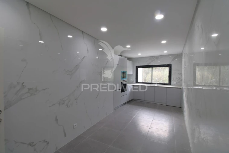 Moradia T3 para Venda em Alfena Foto 18