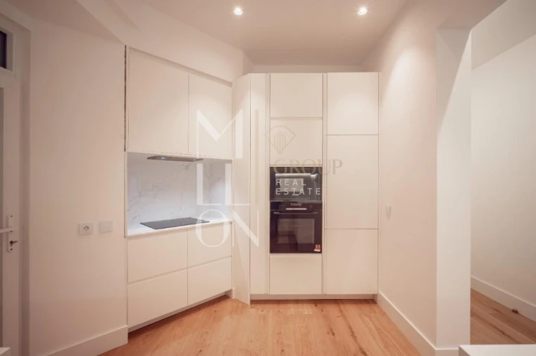 Apartamento T3 para Venda em Avenidas Novas Foto 2