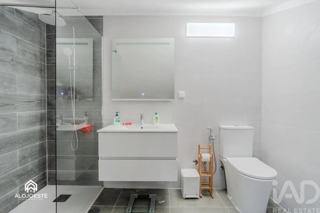 Moradia T4 para Venda em São Pedro da Cadeira Foto 29