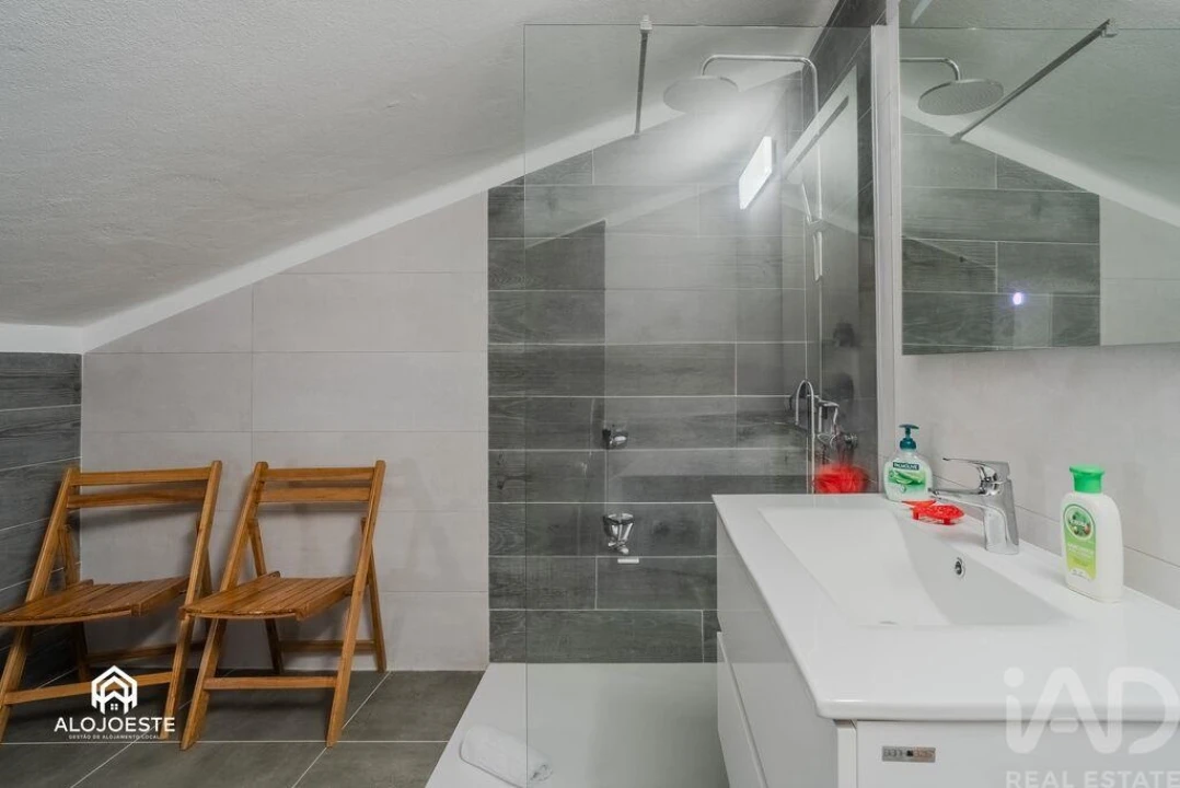 Moradia T4 para Venda em São Pedro da Cadeira Foto 28