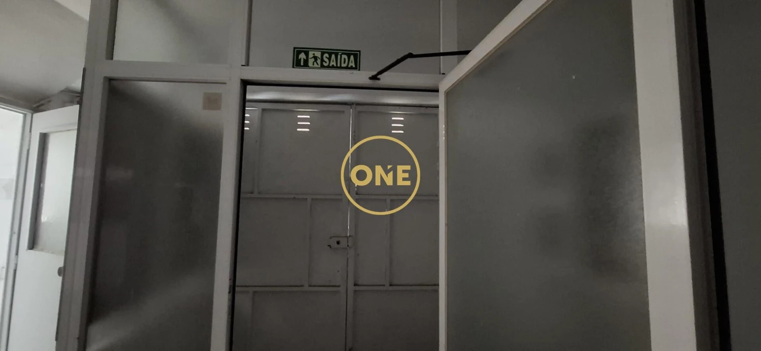 Loja para Venda em Delães Foto 17