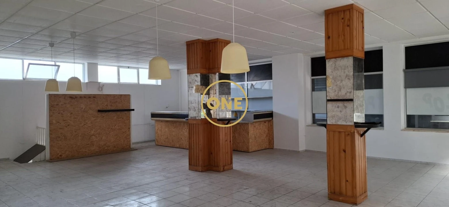 Loja para Venda em Delães Foto 6