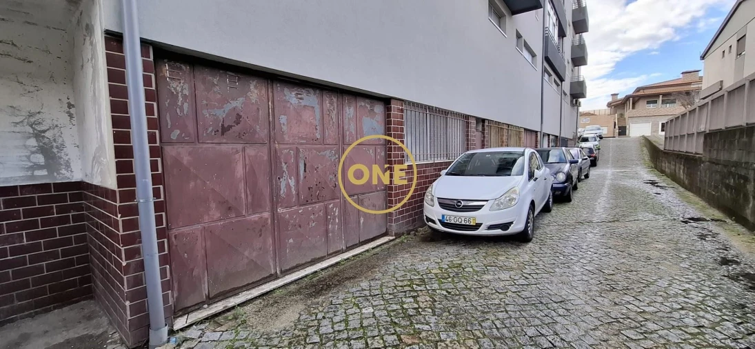 Loja para Venda em Delães Foto 18