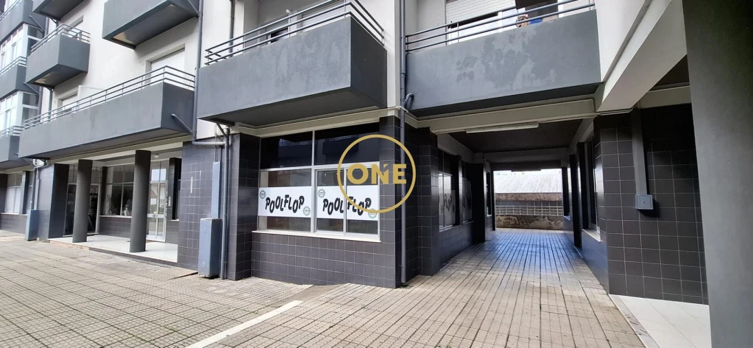 Loja para Venda em Delães Foto 21