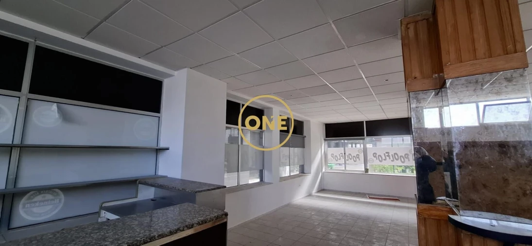 Loja para Venda em Delães Foto 10