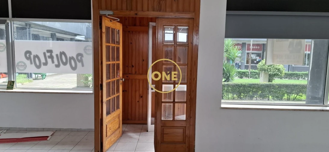 Loja para Venda em Delães Foto 4