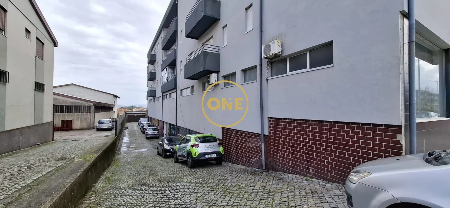 Loja para Venda em Delães Foto 19