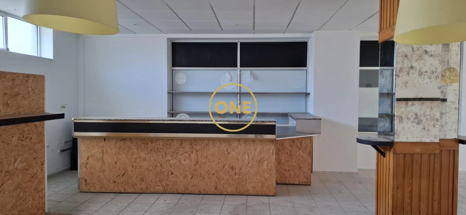 Loja para Venda em Delães Foto 7