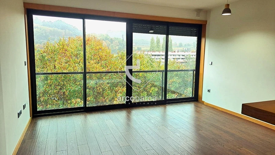 Apartamento T1 para Venda em Arcos de Valdevez (São Paio) e Giela Foto 1