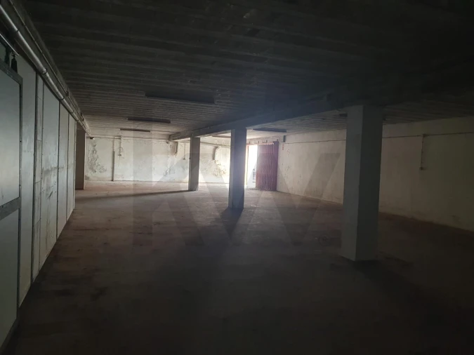 Armazém para Venda em Juncal Foto 6