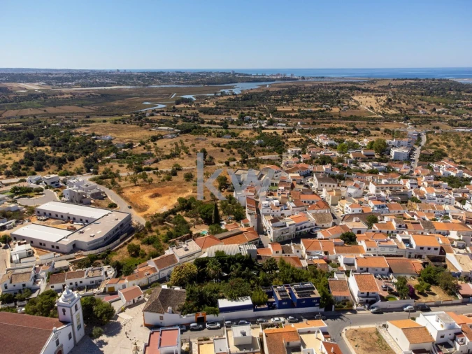 Moradia T14 para Venda em Mexilhoeira Grande Foto 2