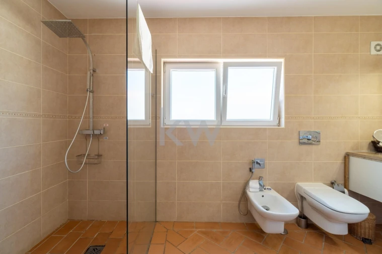 Moradia T14 para Venda em Mexilhoeira Grande Foto 24