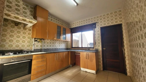 Moradia T3 para Venda em Esgueira