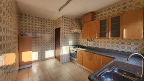 Moradia T3 para Venda em Esgueira