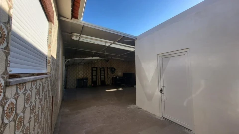 Moradia T3 para Venda em Esgueira