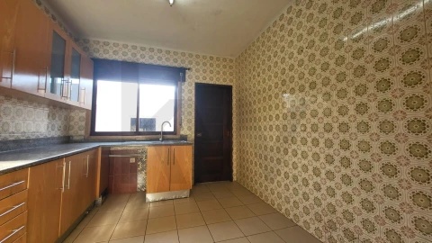 Moradia T3 para Venda em Esgueira