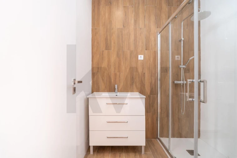 Moradia T3 para Venda em Eiras e São Paulo de Frades Foto 14