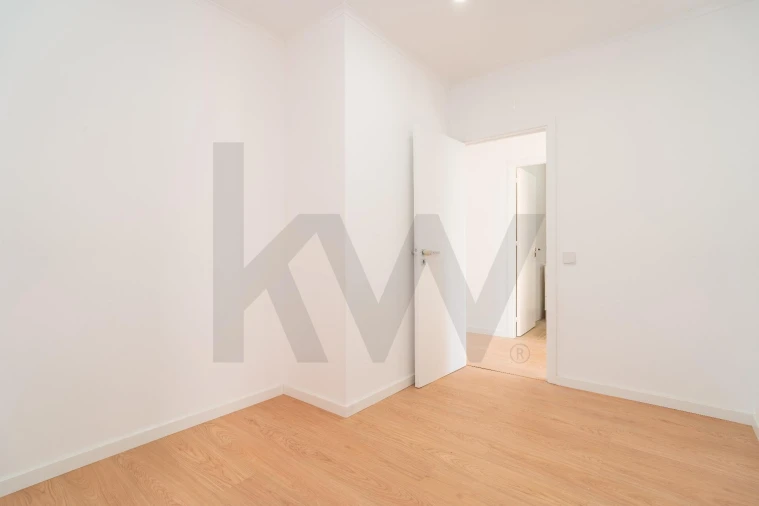 Moradia T3 para Venda em Eiras e São Paulo de Frades Foto 12