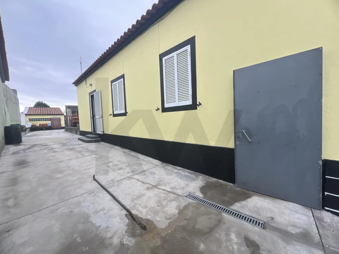 Moradia T1 para Venda em Arrifes Foto 4