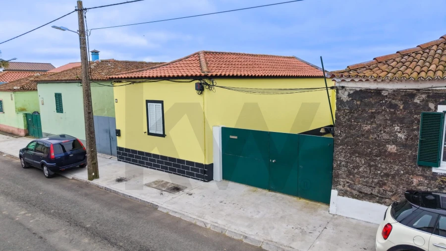 Moradia T1 para Venda em Arrifes Foto 19