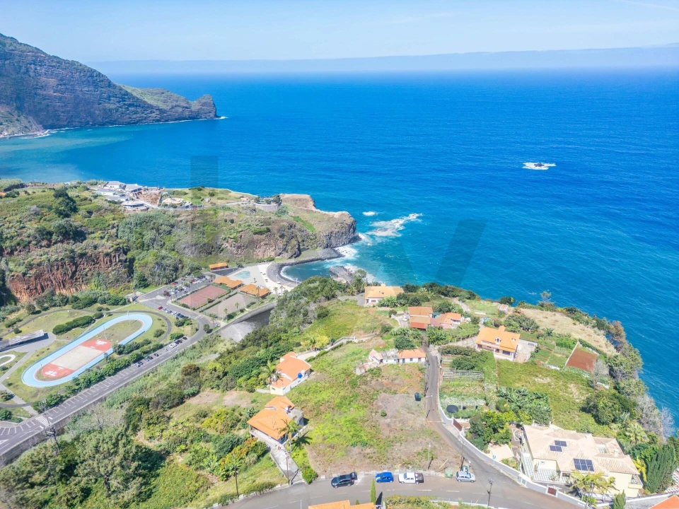 Terreno para Venda em São Roque do Faial Foto 2