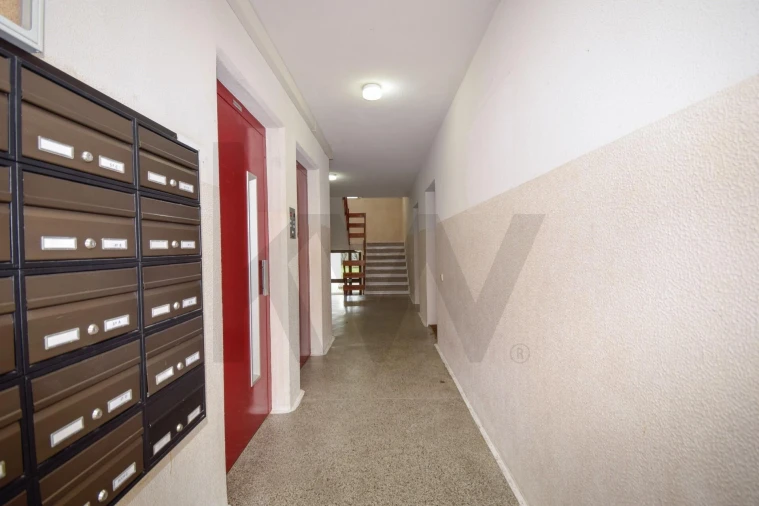 Apartamento T2 para Venda em São Domingos de Rana Foto 22