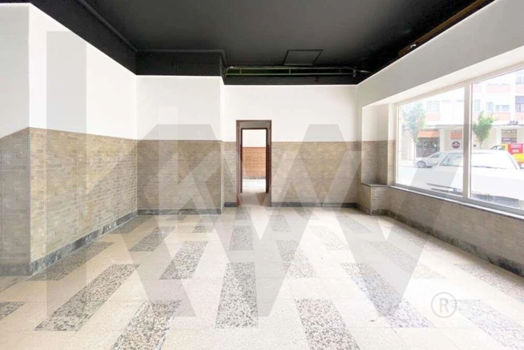 Loja para Arrendamento em Alto do Seixalinho, Santo André e Verderena Foto 7