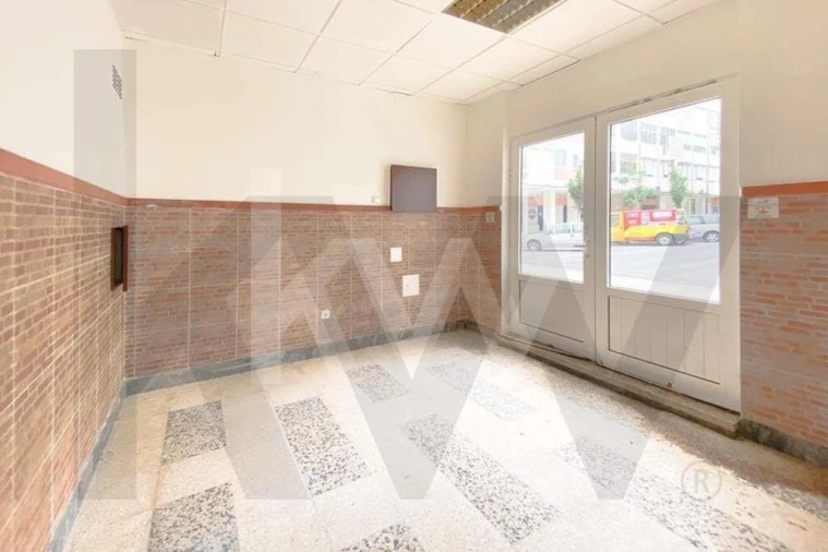 Loja para Arrendamento em Alto do Seixalinho, Santo André e Verderena Foto 8