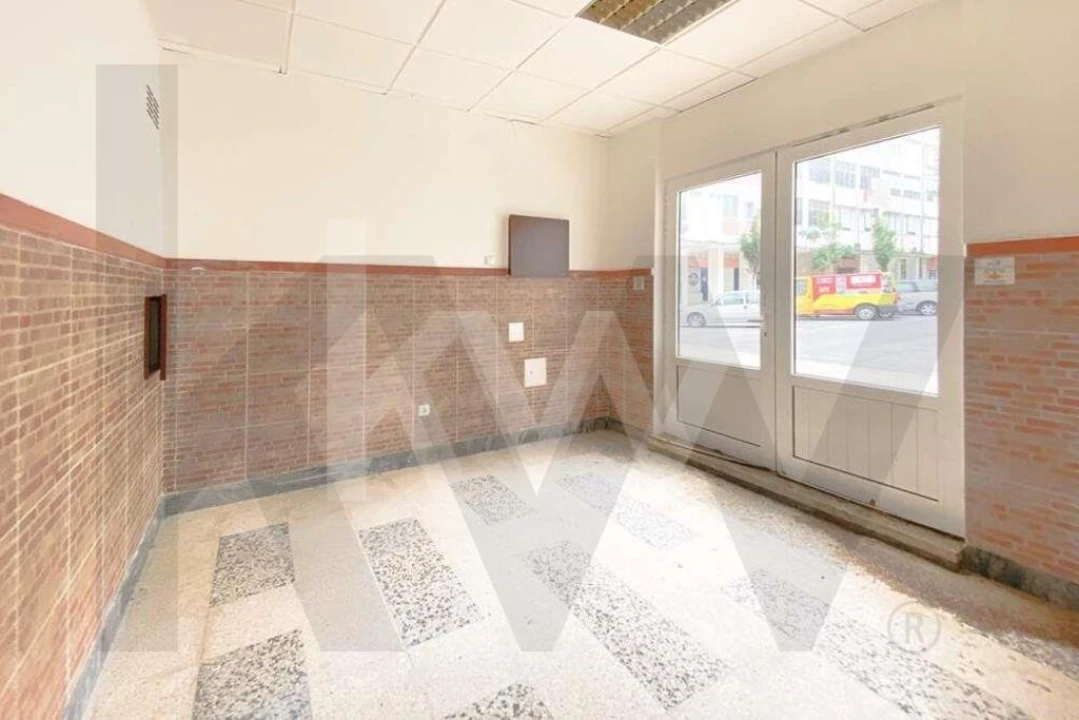 Loja para Arrendamento em Alto do Seixalinho, Santo André e Verderena Foto 8