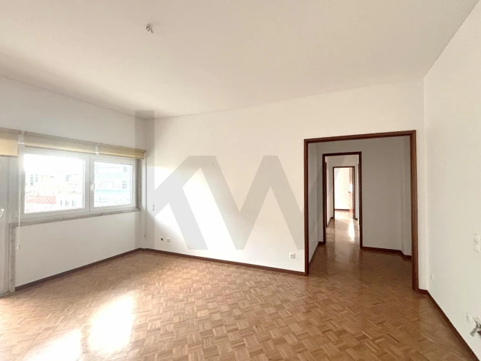 Apartamento T4 para Arrendamento em Avenidas Novas Foto 7