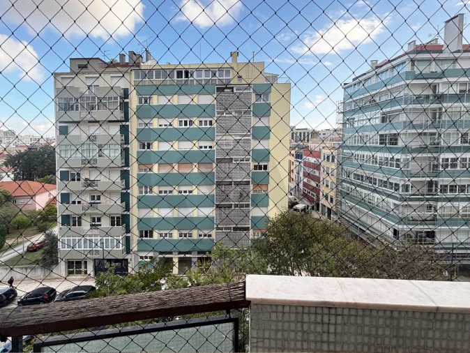 Apartamento T4 para Arrendamento em Avenidas Novas Foto 27