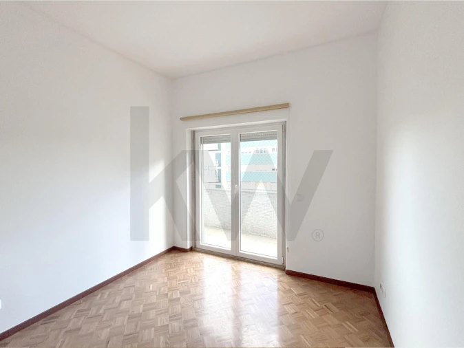 Apartamento T4 para Arrendamento em Avenidas Novas Foto 16