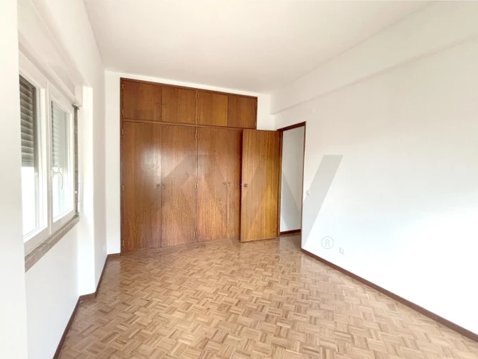Apartamento T4 para Arrendamento em Avenidas Novas Foto 14