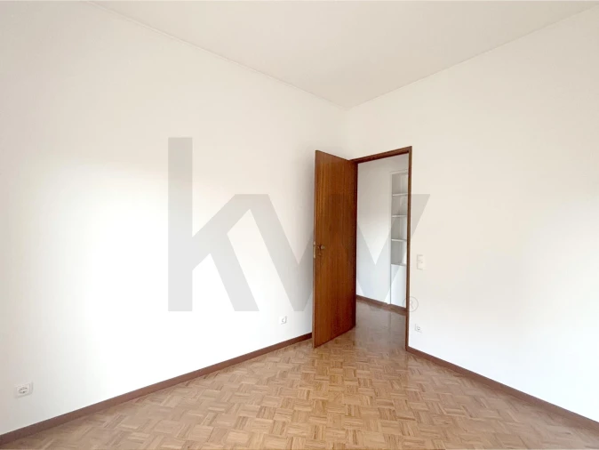 Apartamento T4 para Arrendamento em Avenidas Novas Foto 17