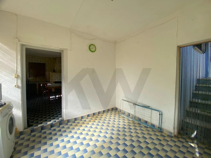 Moradia T3 para Venda em Enxames Foto 8