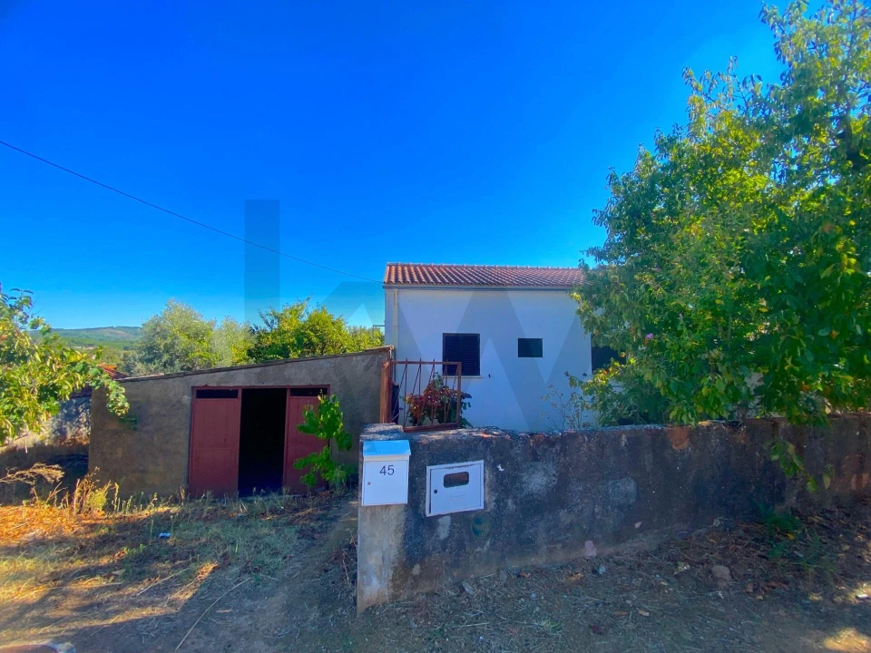 Moradia T3 para Venda em Enxames Foto 10