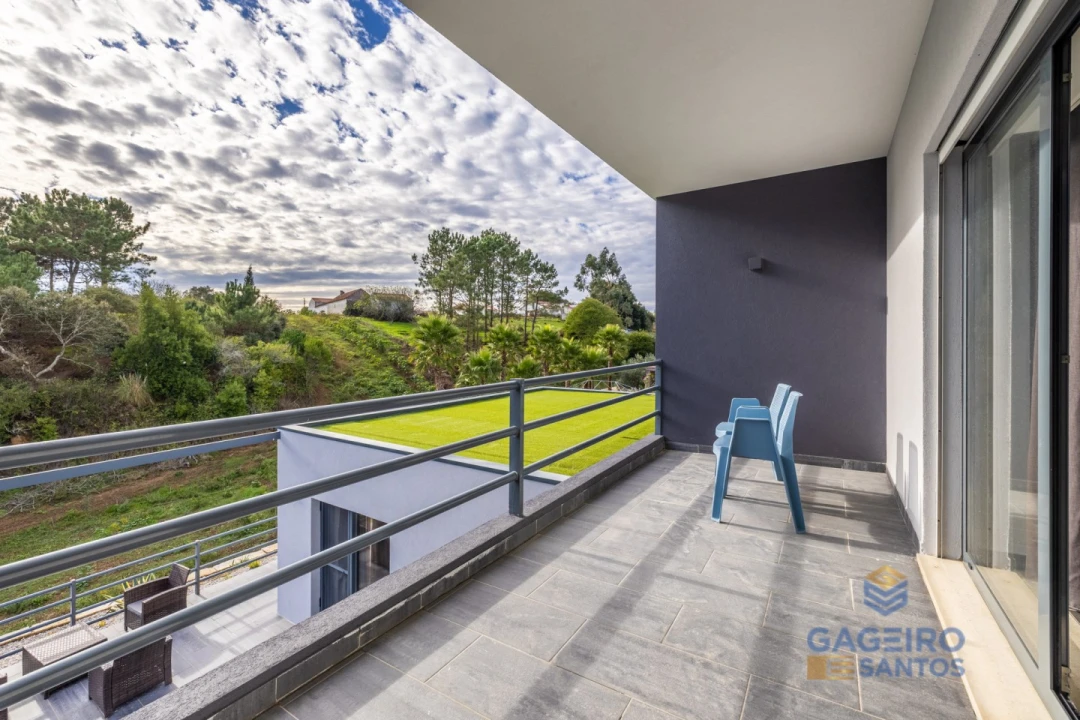 Moradia T4 para Venda em Barrio Foto 34