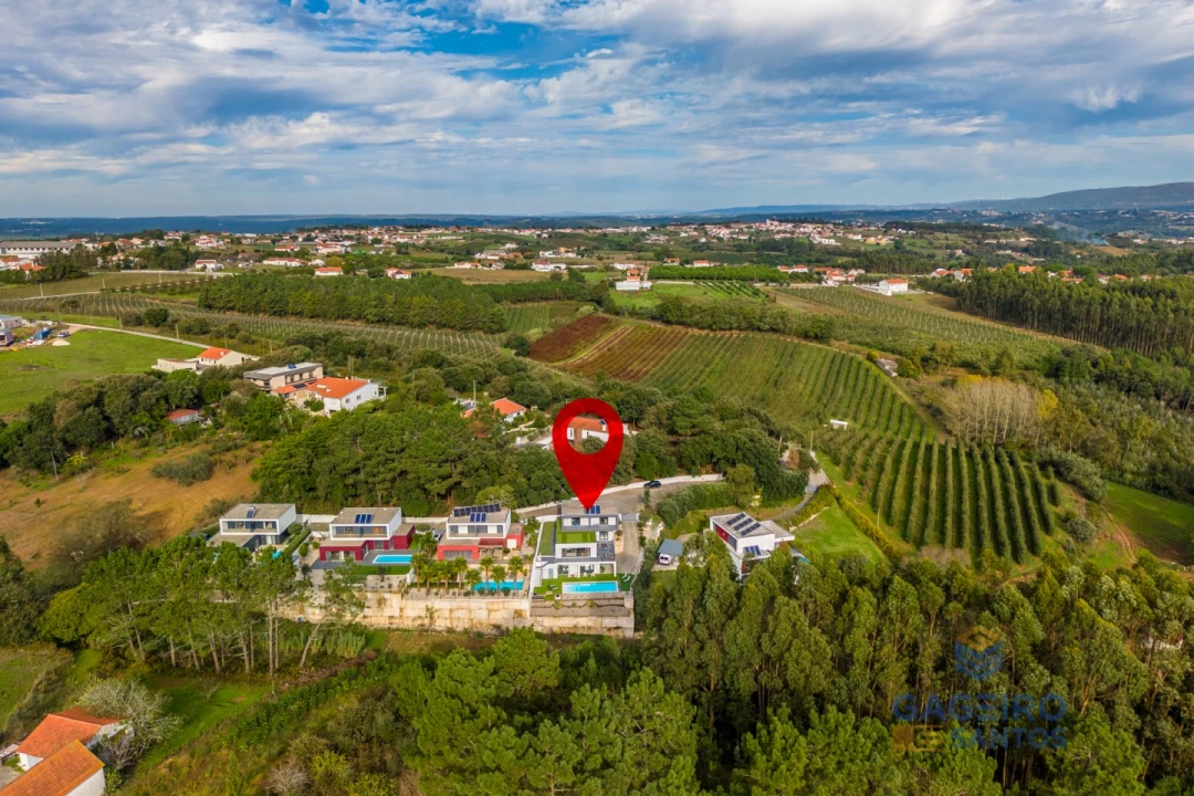 Moradia T4 para Venda em Barrio Foto 58