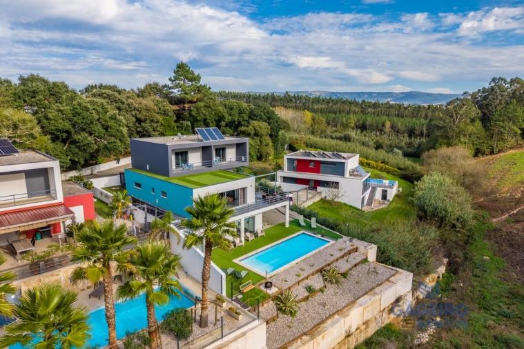 Moradia T4 para Venda em Barrio Foto 1