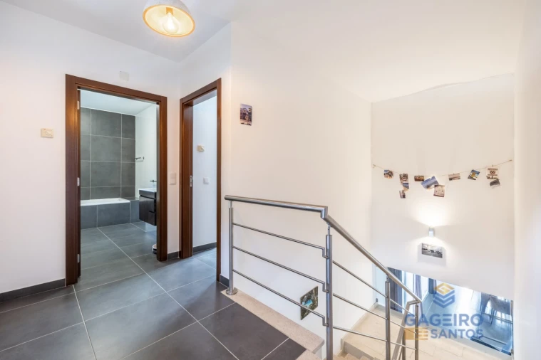 Moradia T4 para Venda em Barrio Foto 30