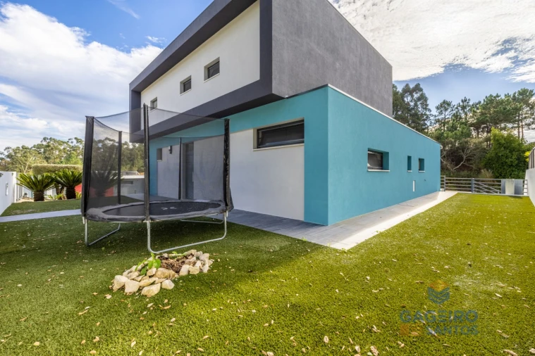 Moradia T4 para Venda em Barrio Foto 51