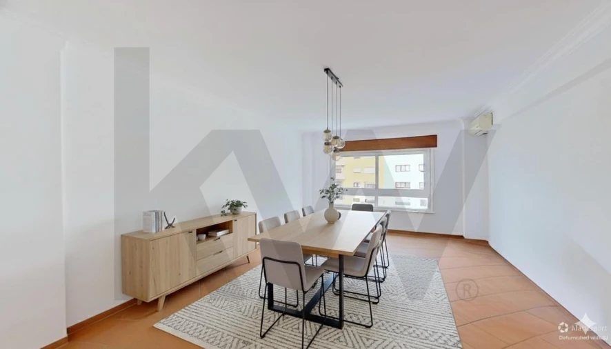 Apartamento T3 para Venda em Póvoa de Santa Iria e Forte da Casa Foto 2