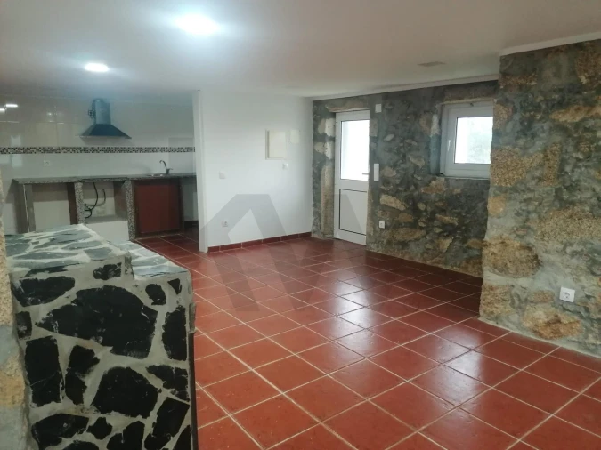 Moradia T3 para Arrendamento em Macieira de Sarnes Foto 15