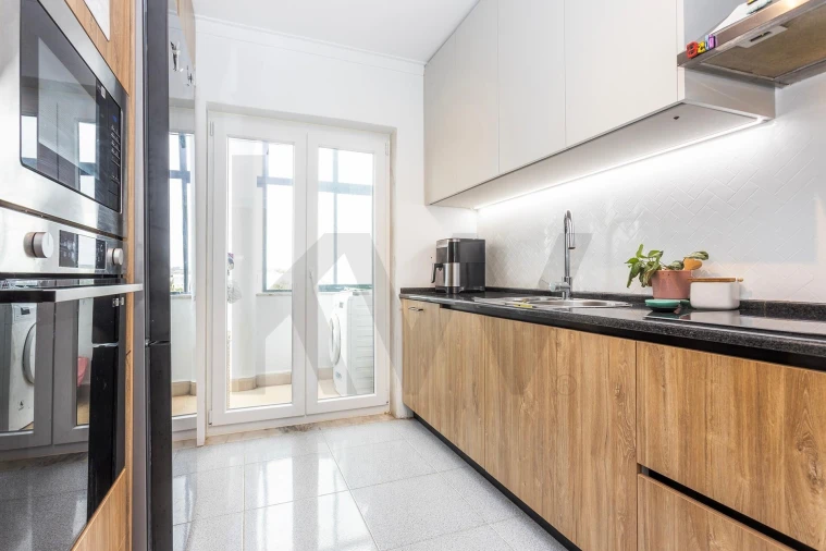 Apartamento T2 para Venda em São Domingos de Rana Foto 14