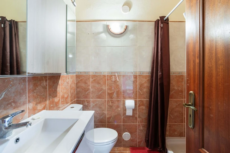 Moradia T3 para Venda em Santa Barbara de Nexe Foto 28